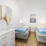 1 Bedroom Beautiful In Appartement