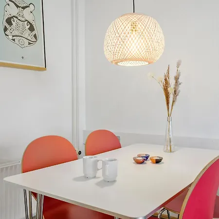 1 Bedroom Beautiful In Apartamento *